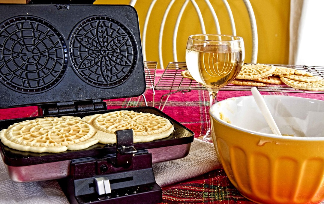 Pizzelle Maker