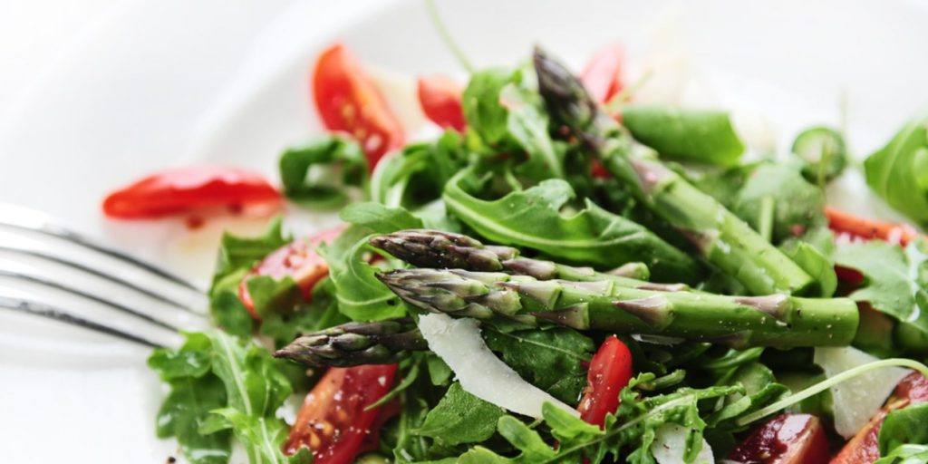 ASPARAGUS SALAD WITH SWEET BALSAMIC VINEGAR