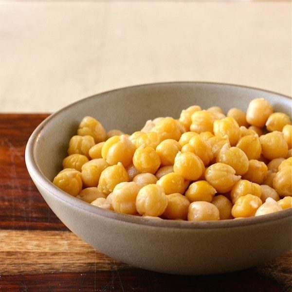 HOW TO COOK CHICKPEAS IN THE SLOW COOKER via The Wimpy Vegetarian